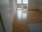 Schöne 2 Zimmerwohnung Küchenzeile mit Geräten Bad/ WC Flur Terrasse Garten